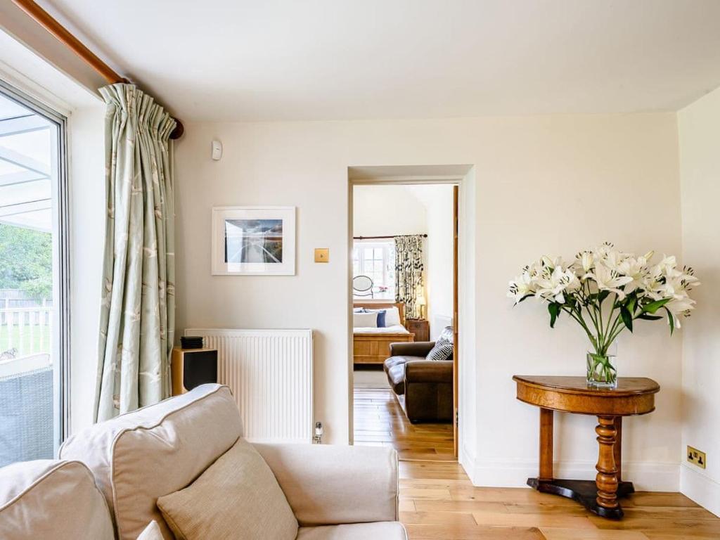Lavender Cottage room 4