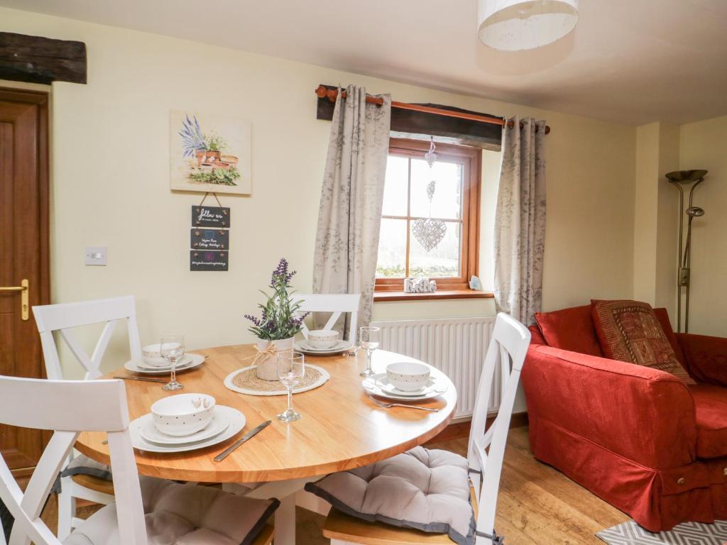 Lavender Cottage room 3
