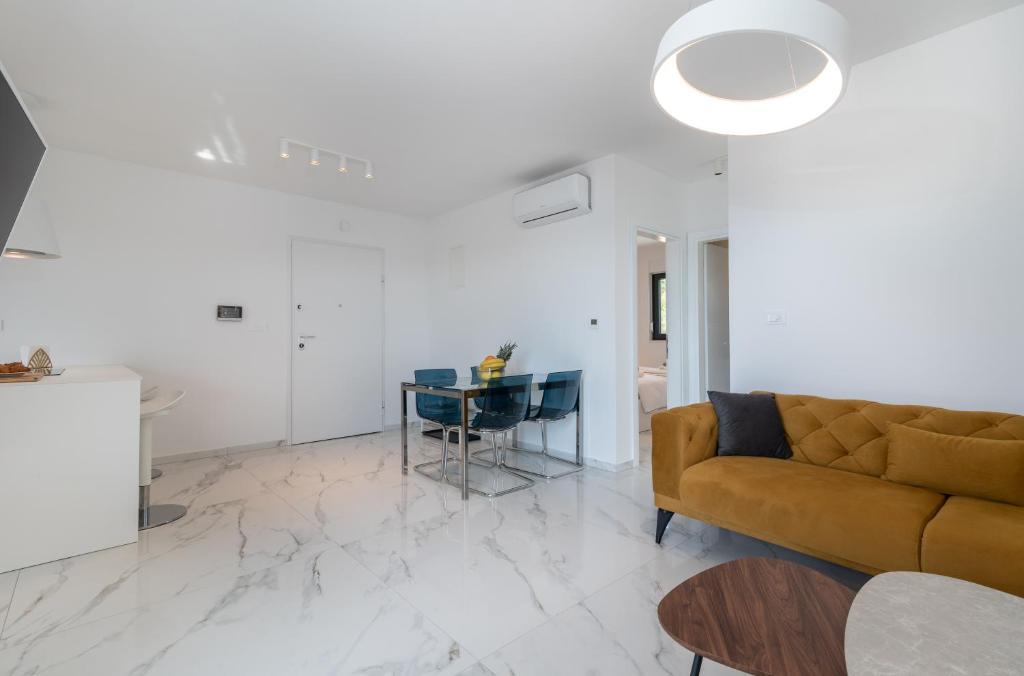 Lavender Tree - Luxury Apartments room 3