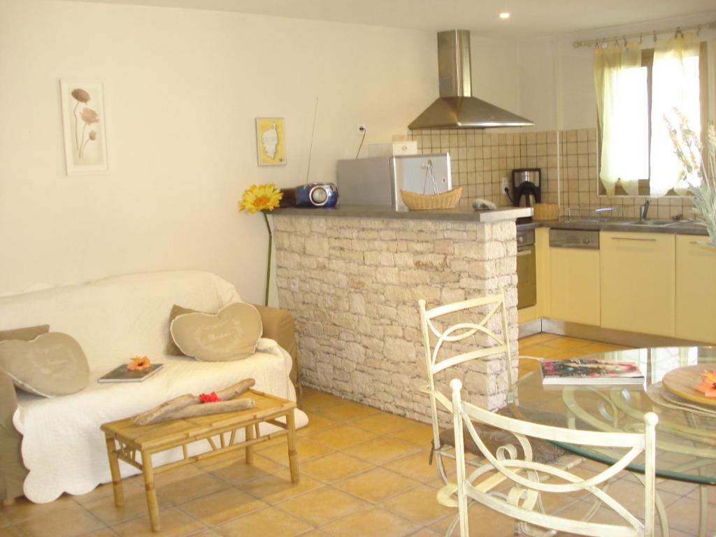 Le Cabanon room 2