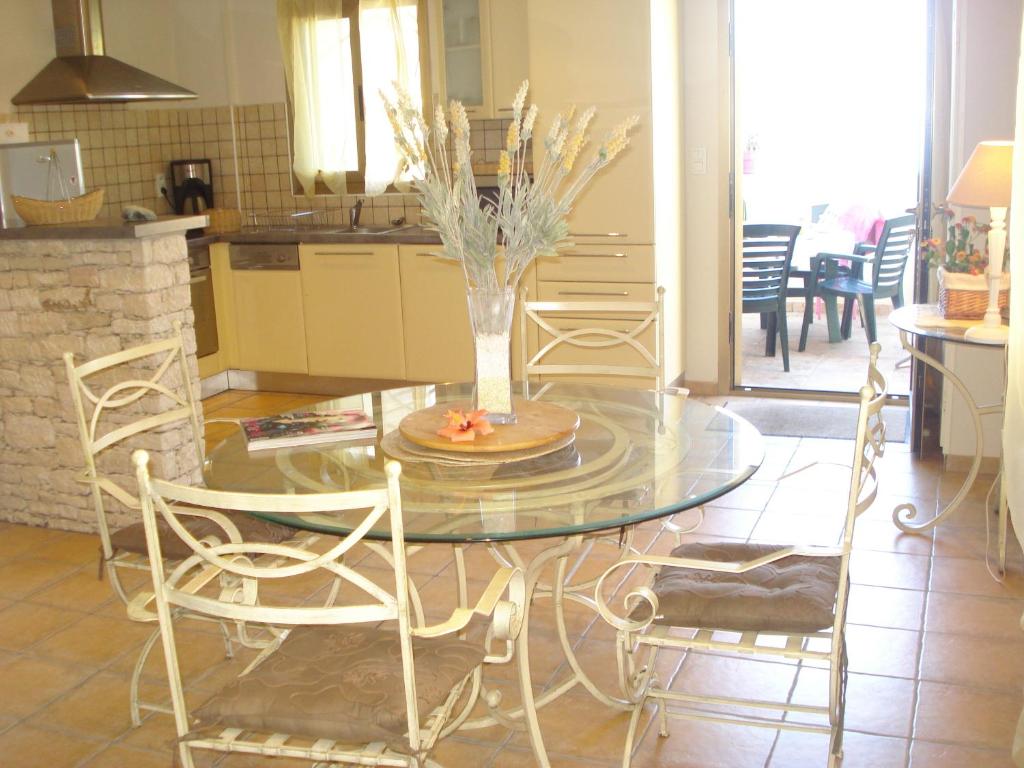 Le Cabanon room 6