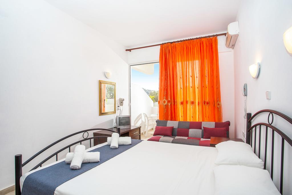 Loutanis Hotel room 3