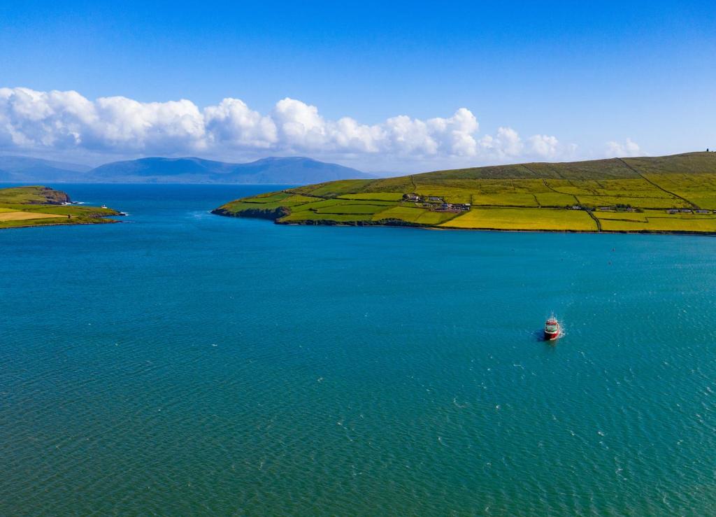 Malachys Rest Dingle room 1