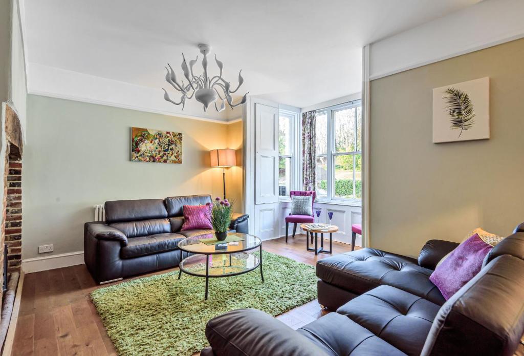 Maltings House room 2