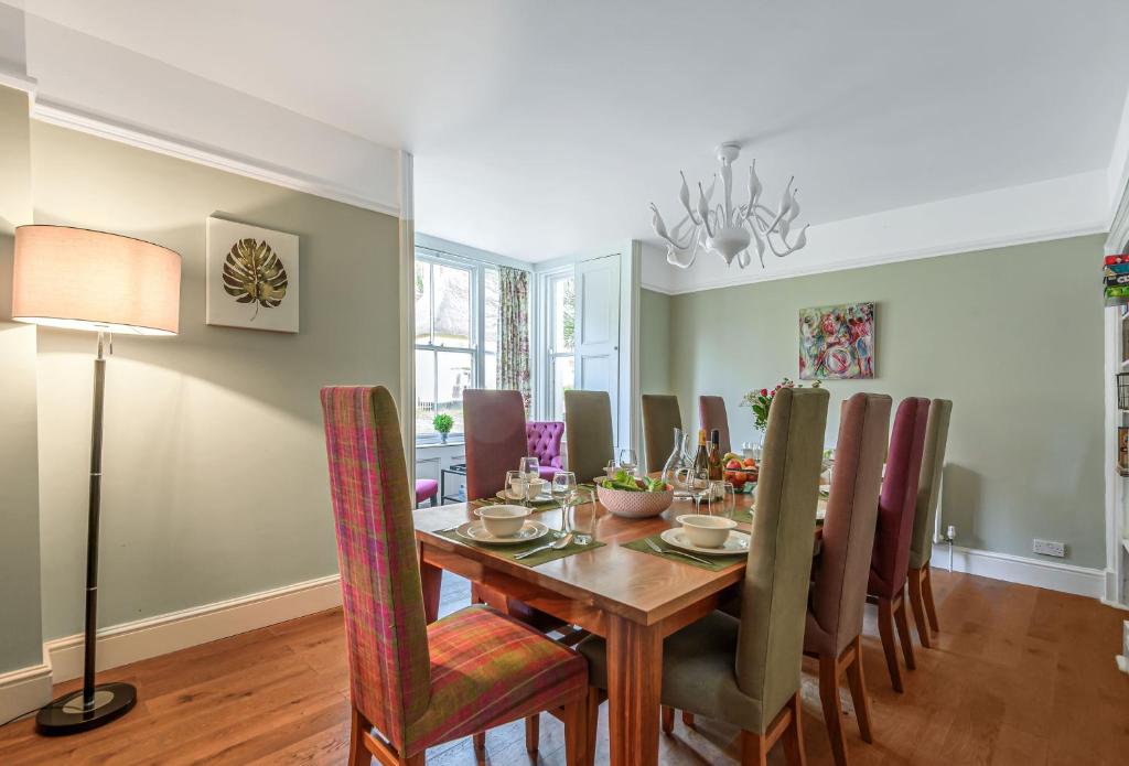 Maltings House room 6