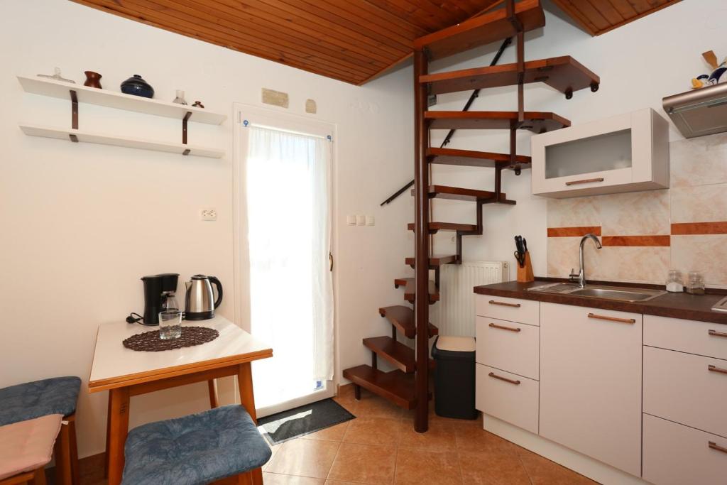 Apartments Marija 1000 room 4
