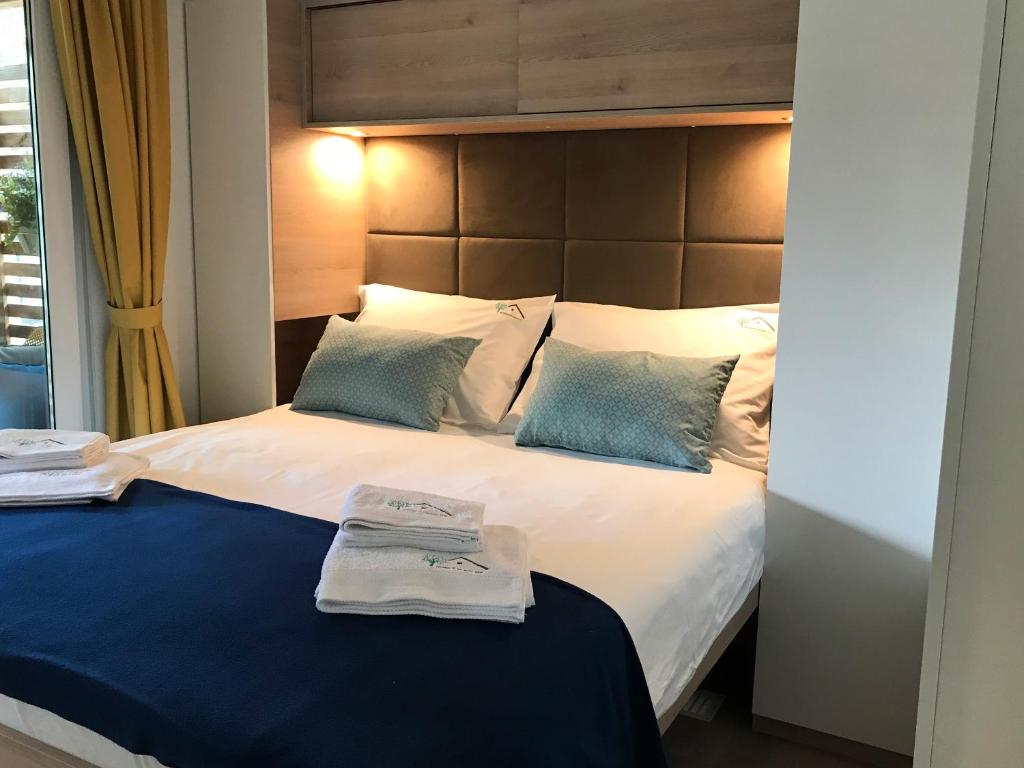 Modern mobile home Ani in camping park room 5
