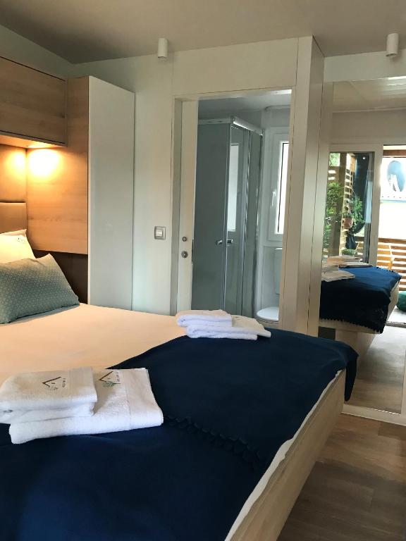 Modern mobile home Ani in camping park room 6