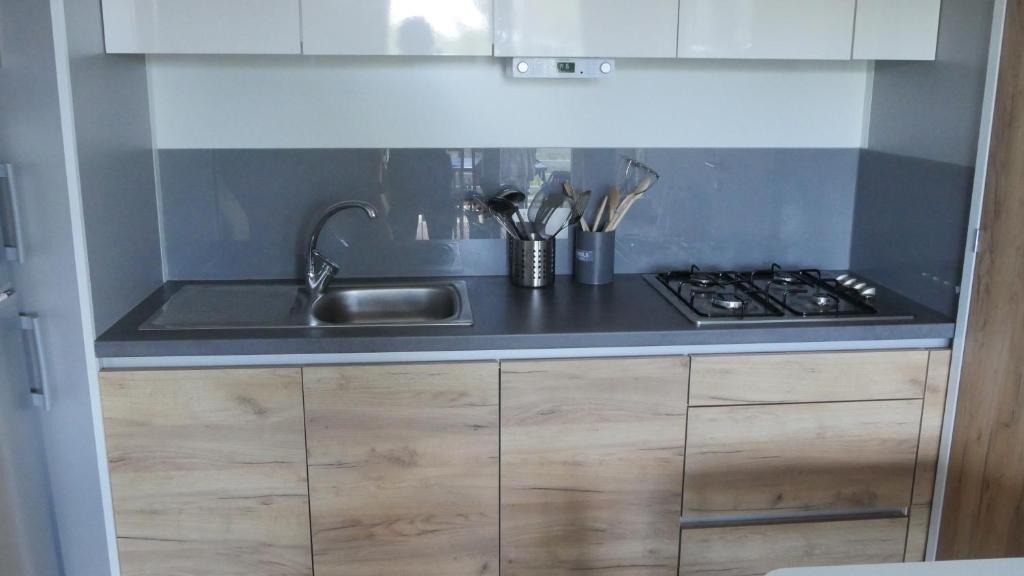 Mobile home Peggy room 6