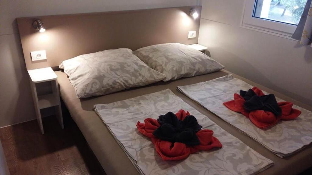 Mobile Homes Anita room 6