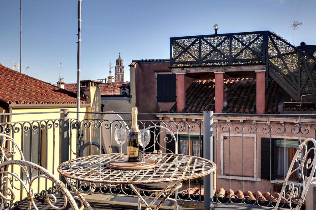 Modern Apartment Venice With Terrace room 1