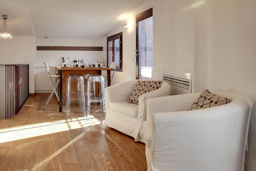 Modern Apartment Venice With Terrace room 3