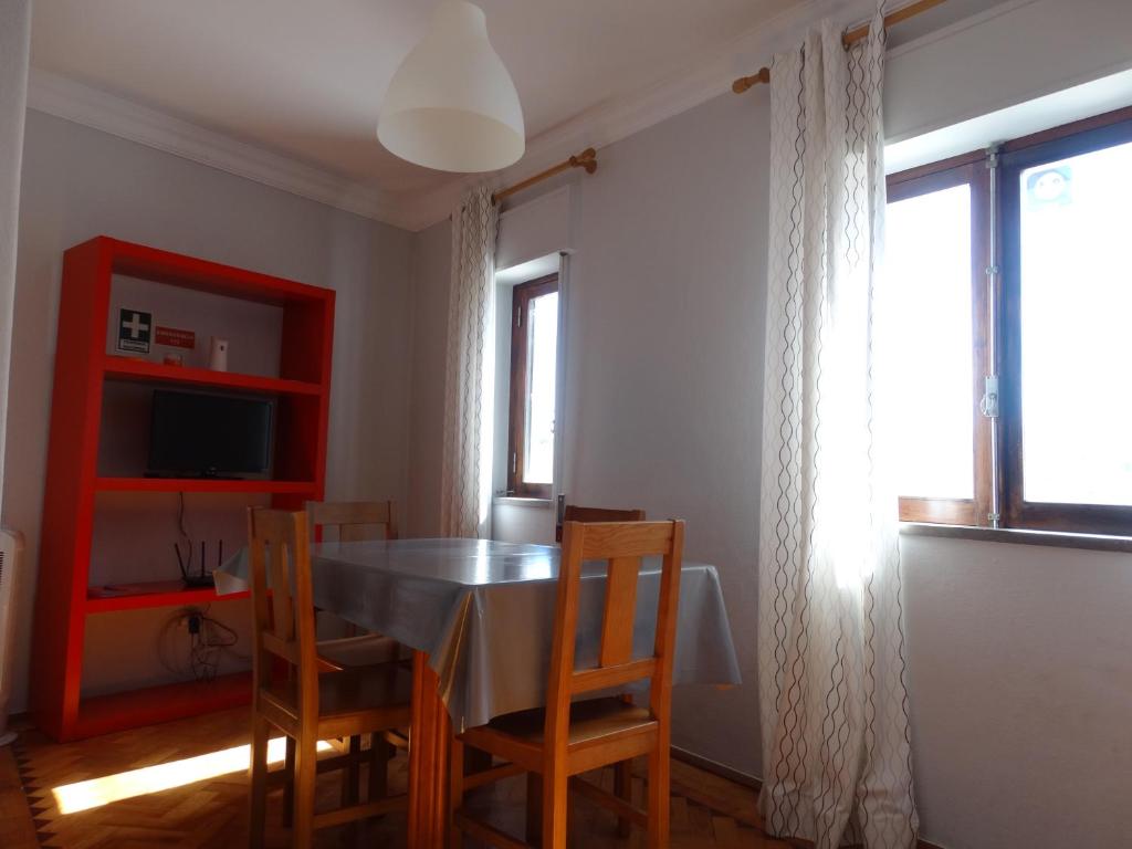 Muralha Holiday Apartments room 6