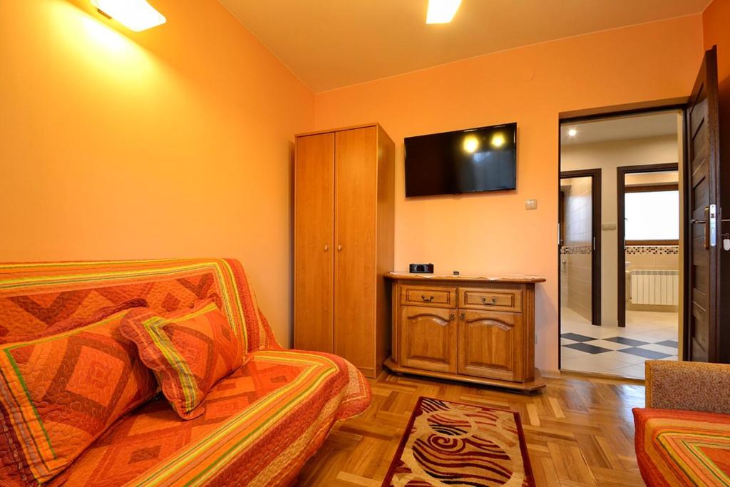 Muran Apt room 2