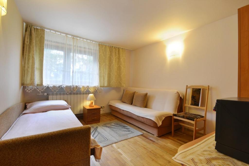 Muran Apt room 3