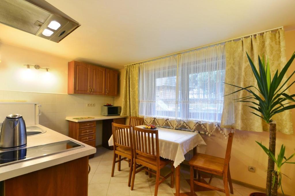 Muran Apt room 6