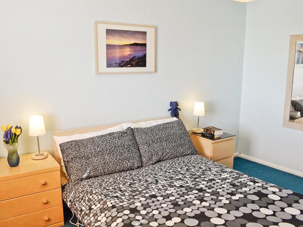 Natterjack Cottage room 1