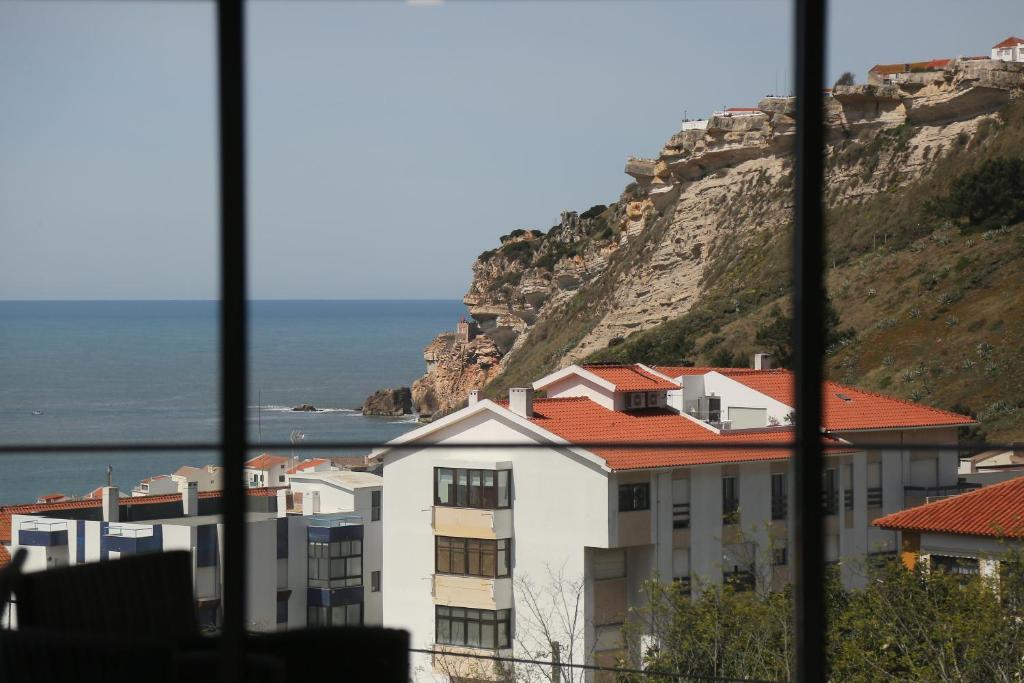 Beautiful Nazaré Apartment, close to the Beach! room 5