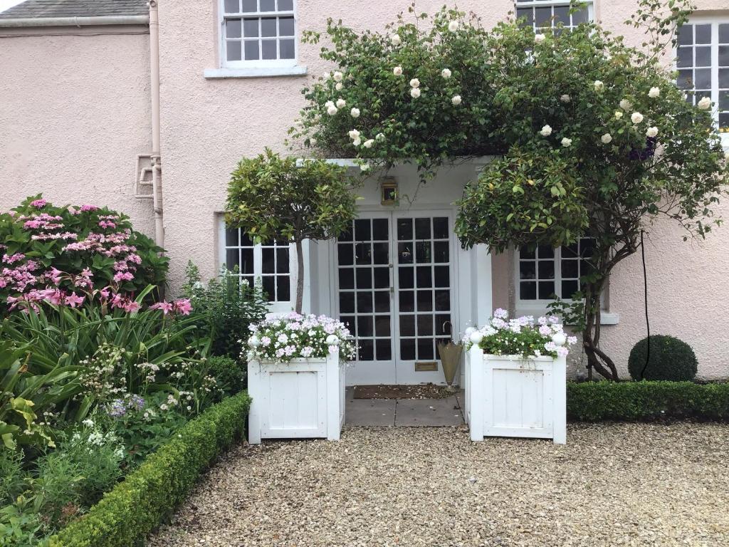 Newton Cottage room 1