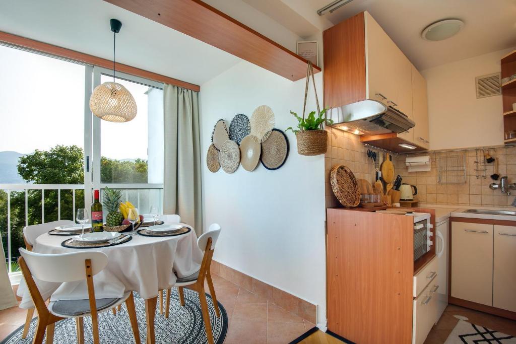 Nook room 3