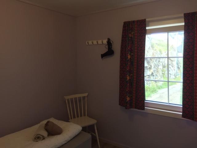 Rooms in the coastal fishing village Nyksund room 3