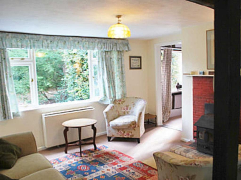 Oaklawn Cottage room 3