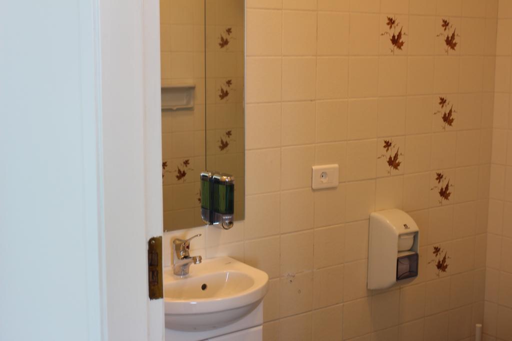 Ocean Beach Apartments room 6