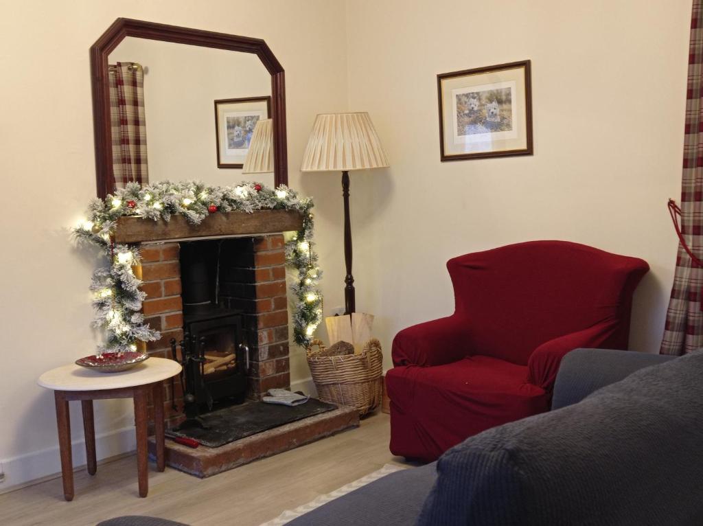 Old Hall Cottage, sleeps 4 dogs welcome room 5