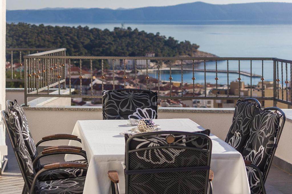Penthouse Sunset Makarska room 2