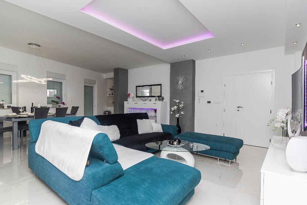 Penthouse Sunset Makarska room 6