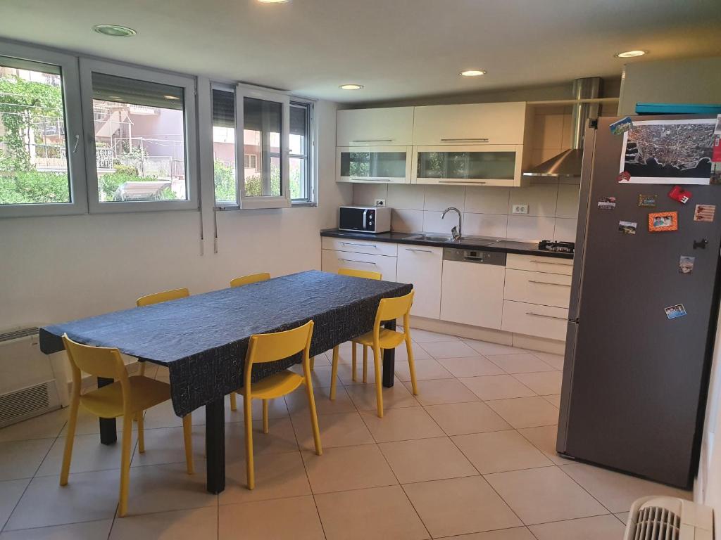 Perfect summer place room 3