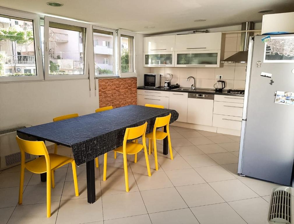 Perfect summer place room 6