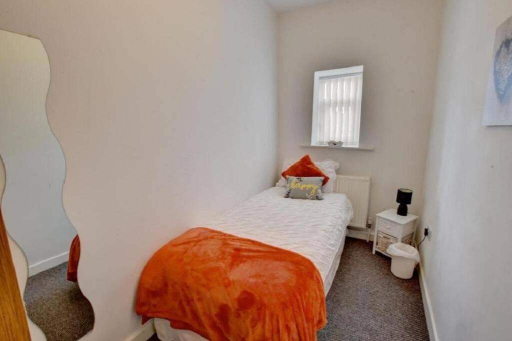 Pomfret House, Perfect Guest Villa in Burnley room 6