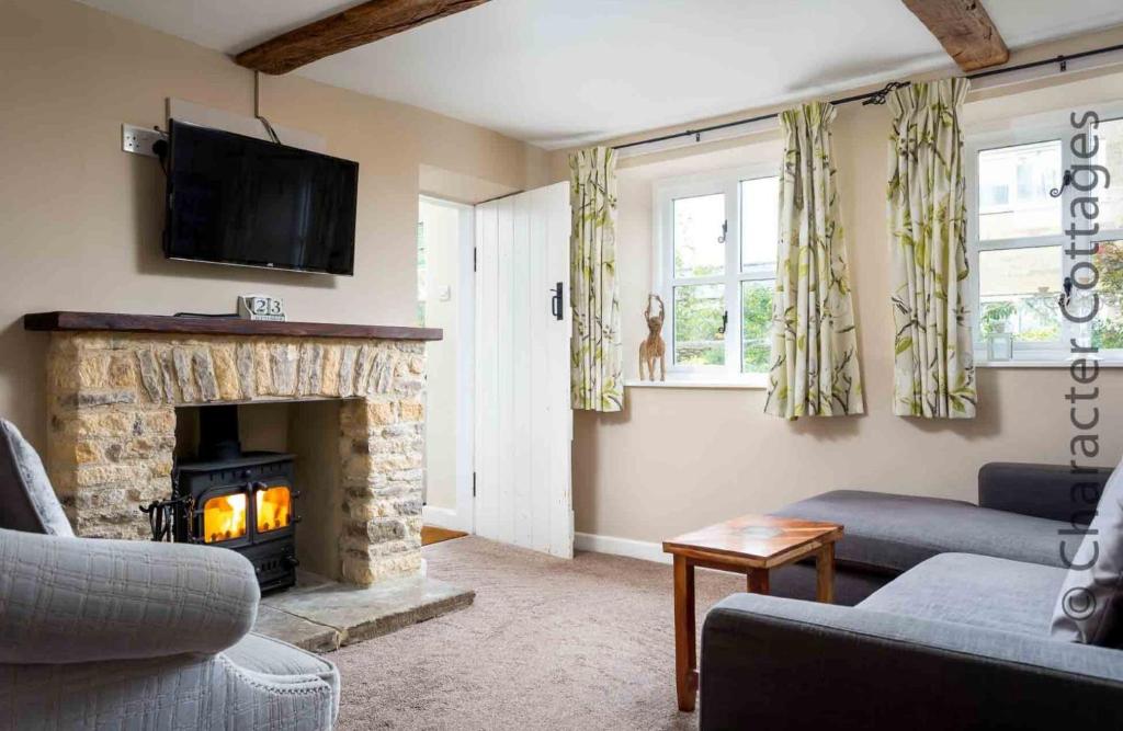 Primrose Cottage Stow room 1