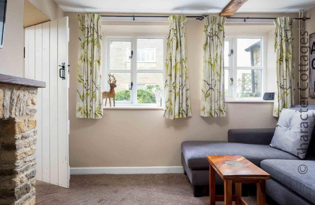 Primrose Cottage Stow room 3