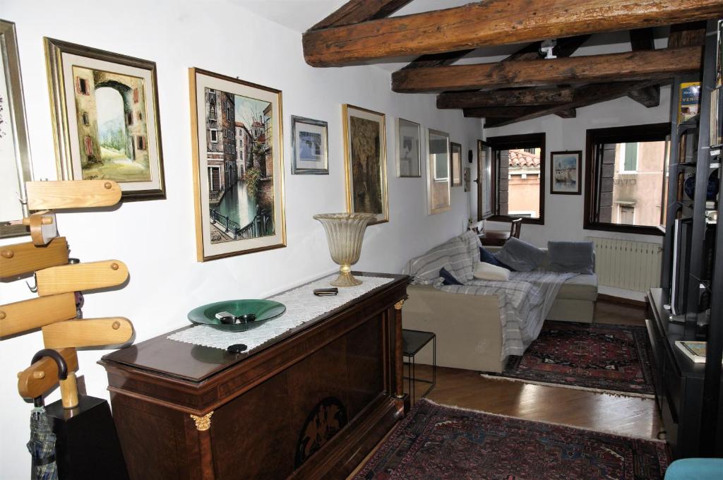 Mansarda Querini room 6