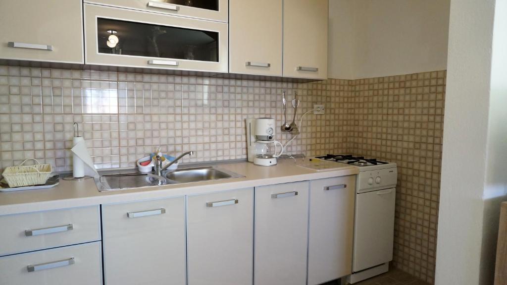 Apartments Red Rose room 6