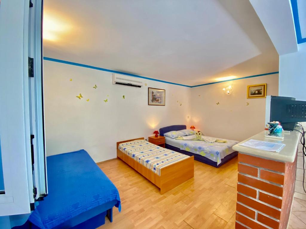 Apartments Romantic and Laguna Mljet room 2