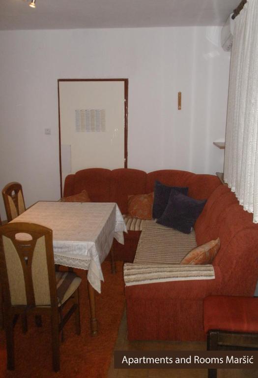 Apartments and Rooms Maršić room 2