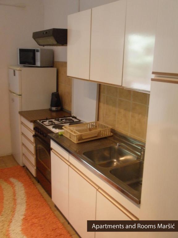 Apartments and Rooms Maršić room 4