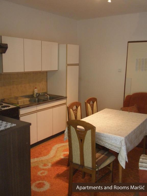 Apartments and Rooms Maršić room 6