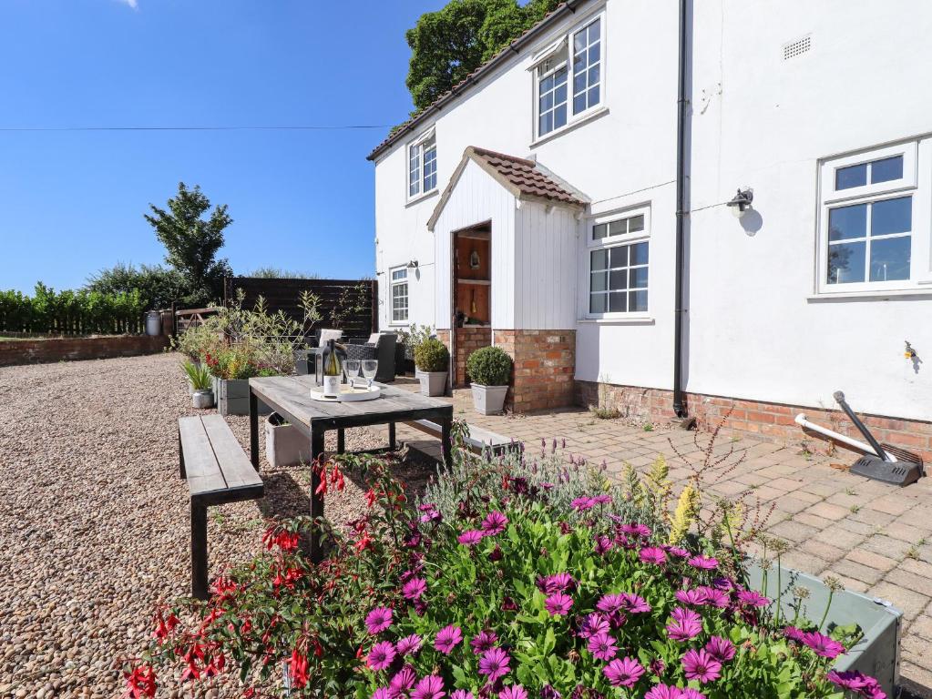 Rose Cottage room 1