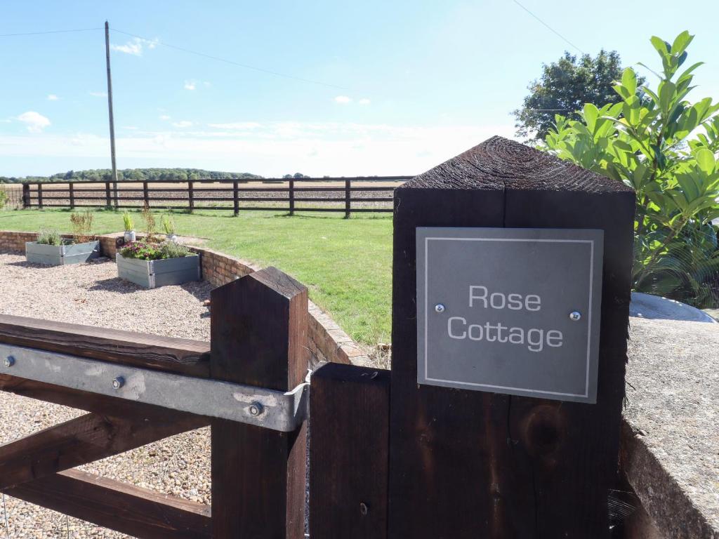 Rose Cottage room 2