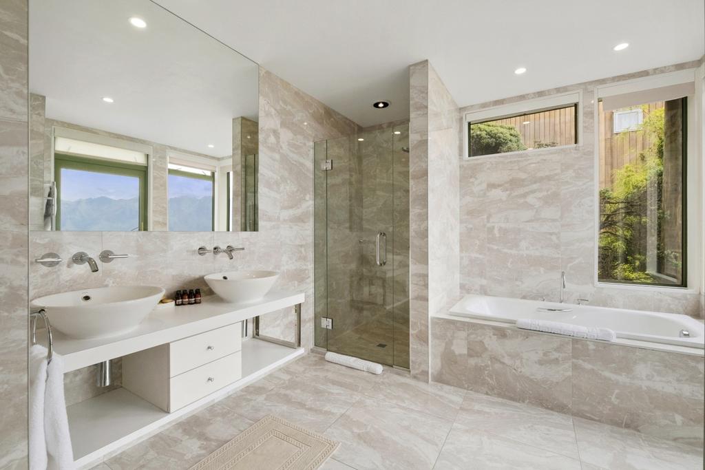 Ruby's Fernhill Vista room 5