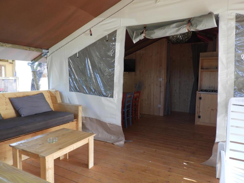 DT Lodge Tent Safari Joy, Lanterna room 2