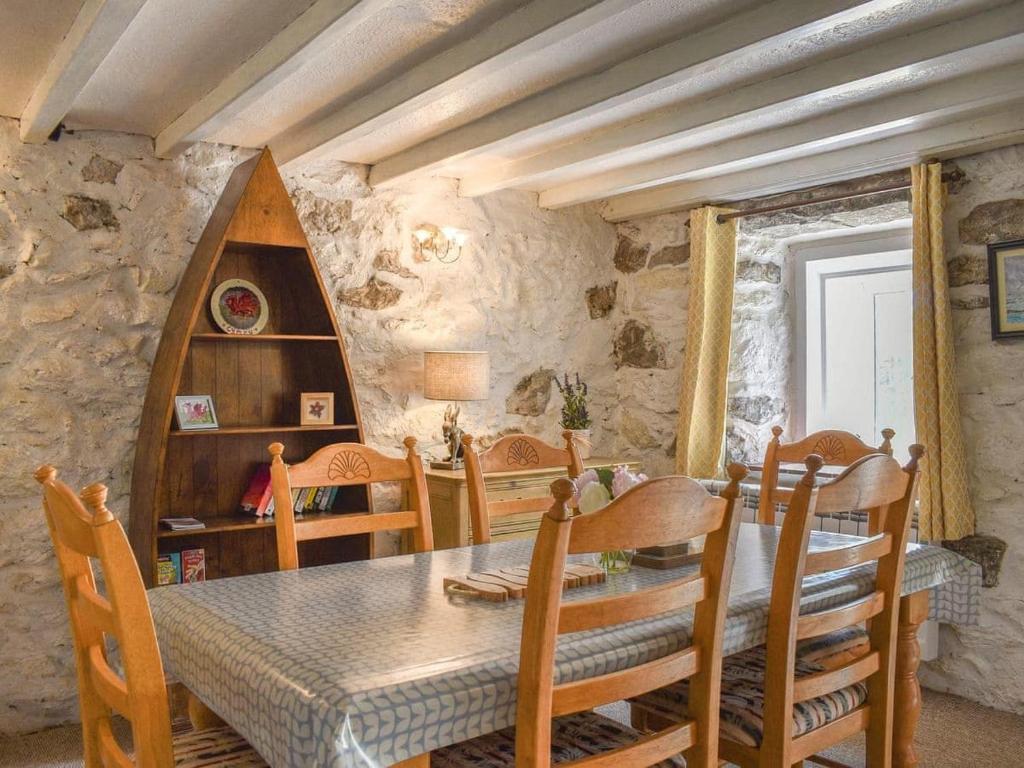 Sanctuary Cottage room 1