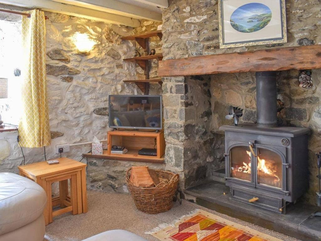Sanctuary Cottage room 6