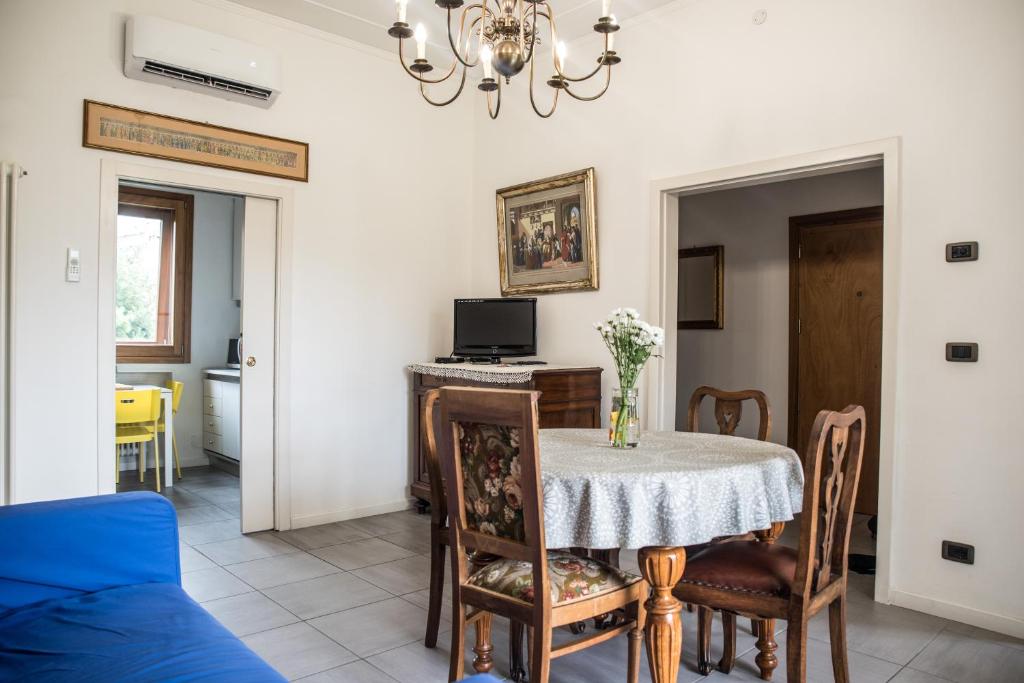 Venetian Mood: Secret Garden room 4