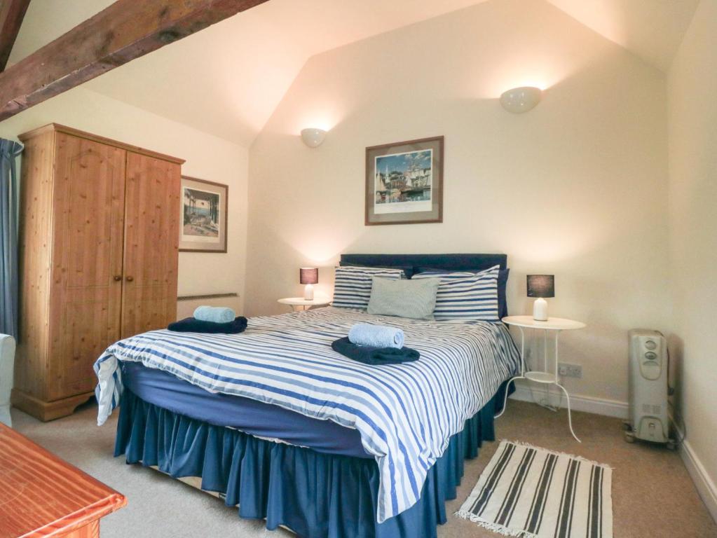 Silver Birches room 6