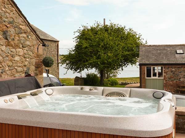 Sonya's Cottage room 1
